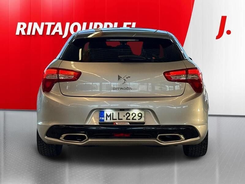 Käytetty Citroën DS5 Sport Chic 163 HP (119 kW) 2013 Hopea Viistoperä