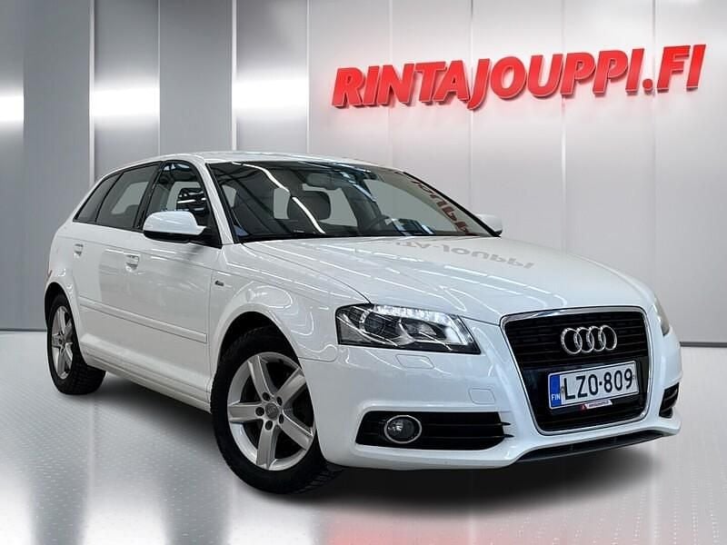 Käytetty Audi A3 Sportback Attraction 125 HP (91 kW) 2011 Viistoperä