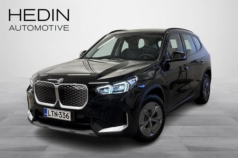 Uusi 2025 BMW iX1 Katumaasturi | 49 930 € (Perustarjous) - Kuva 1/4