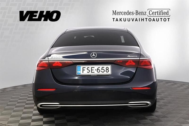 Käytetty Mercedes E300 Premium 313 HP (230 kW) 2024 Sininen Sedan