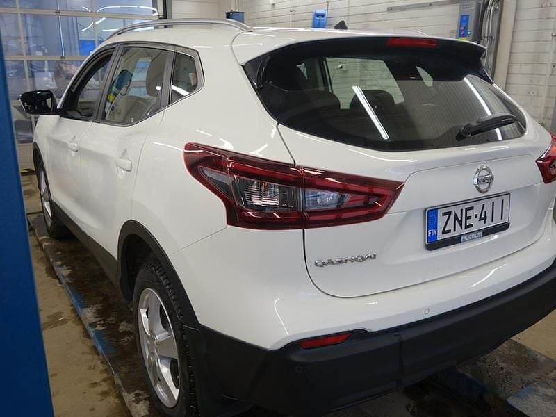 Käytetty Nissan Qashqai Acenta 150 HP (110 kW) 2020 Valkoinen Katumaasturi