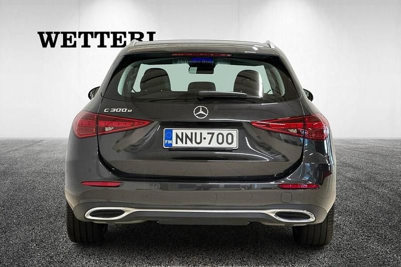 Käytetty Mercedes C300e Business 204 HP (150 kW) 2024 Harmaa Farmari