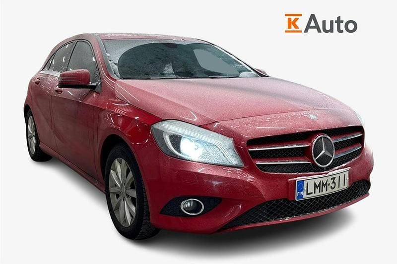 Käytetty Mercedes A160 90 HP (66 kW) 2015 Punainen Viistoperä