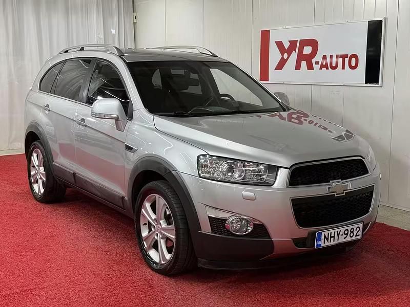 Käytetty 2012 Chevrolet Captiva LTZ Katumaasturi | 8 900 € - Kuva 1/4