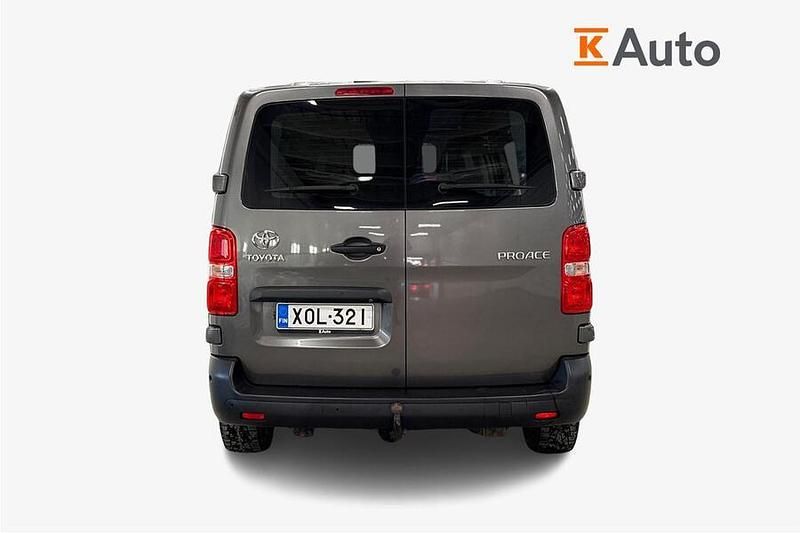 Käytetty Toyota Proace 122 HP (89 kW) 2018 Harmaa Tila-auto