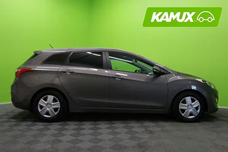 Käytetty Hyundai i30 Comfort 128 HP (94 kW) 2012 Farmari