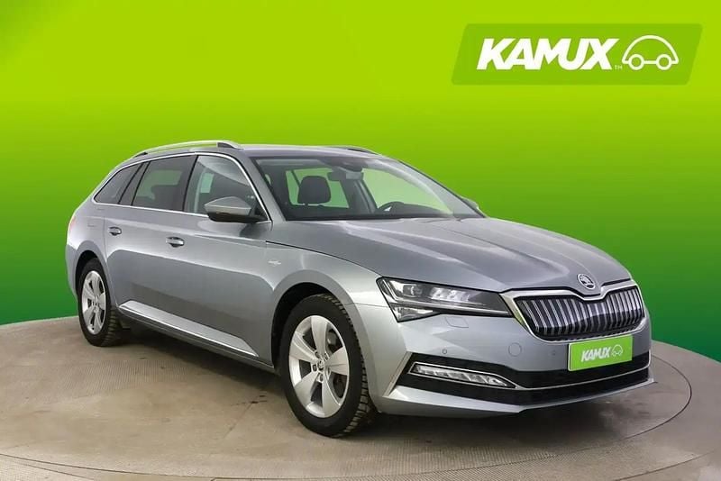 Käytetty Skoda Superb LAURIN & KLEMENT 156 HP (114 kW) 2021 Hopea / harmaa Farmari