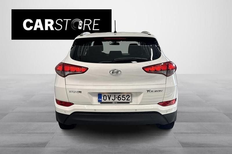 Käytetty Hyundai Tucson Classic 116 HP (85 kW) 2016 Valkoinen Katumaasturi