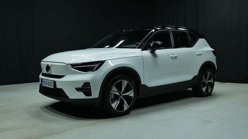 Käytetty Volvo XC40 Core 169 kW (231 HP) 2022 Valkoinen Katumaasturi