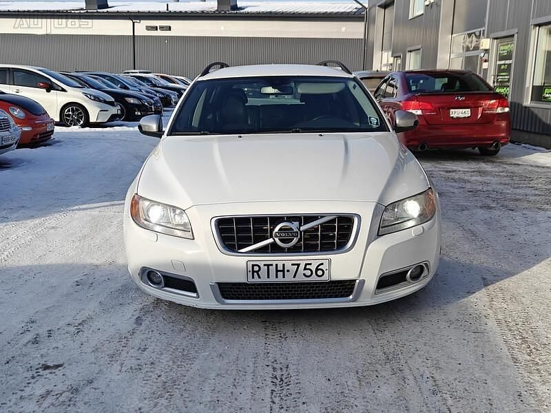 Käytetty Volvo V70 R-Design 231 HP (169 kW) 2010 Farmari