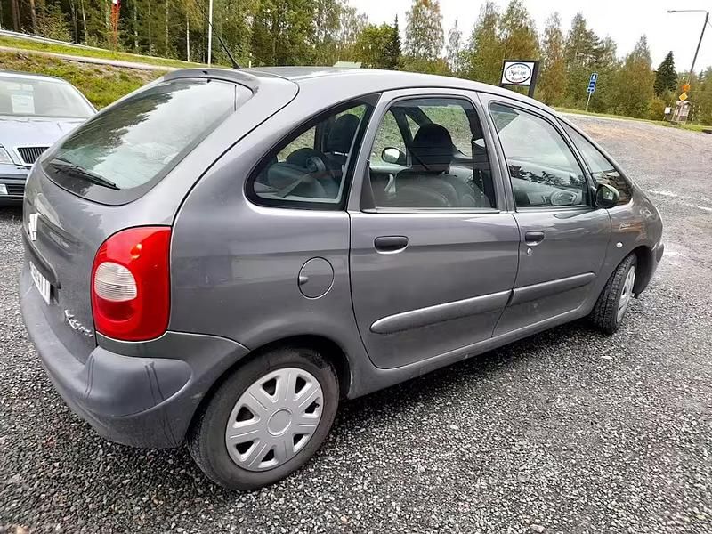 Käytetty Citroën Xsara Picasso 158 HP (116 kW) 2003 Harmaa Tila-auto