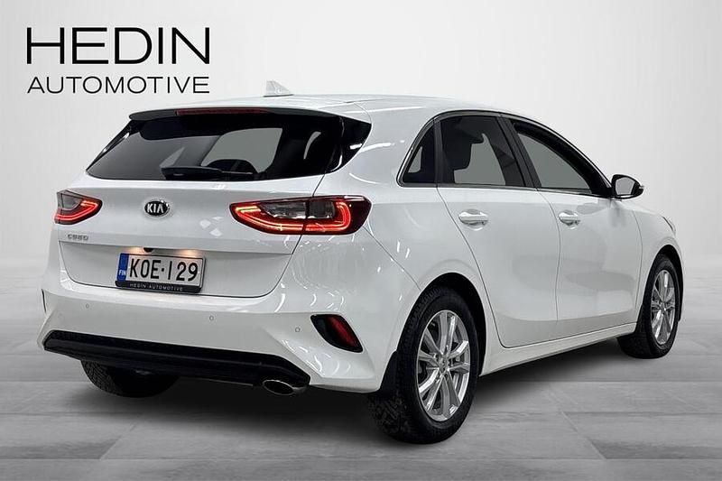 Käytetty Kia Ceed EX 120 HP (88 kW) 2019 Valkoinen Viistoperä