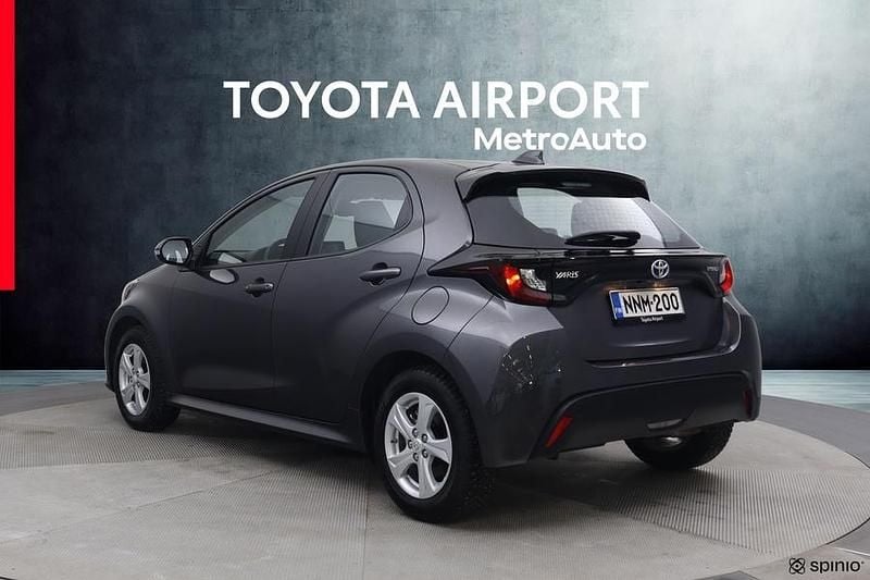 Käytetty Toyota Yaris Hybrid Active 116 HP (85 kW) 2024 Harmaa Viistoperä
