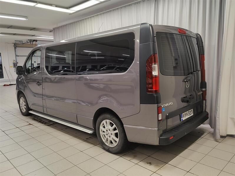 Käytetty Opel Vivaro 146 HP (107 kW) 2016 Harmaa Tila-auto