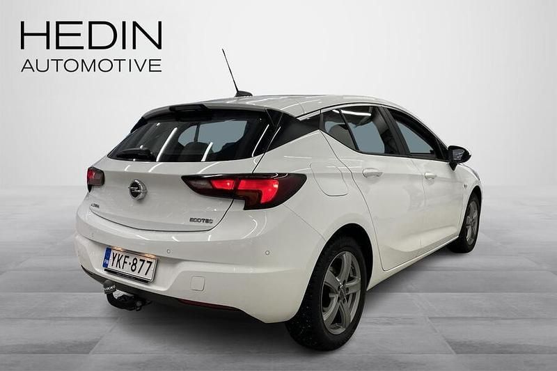 Käytetty Opel Astra Enjoy 105 HP (77 kW) 2018 Valkoinen Viistoperä