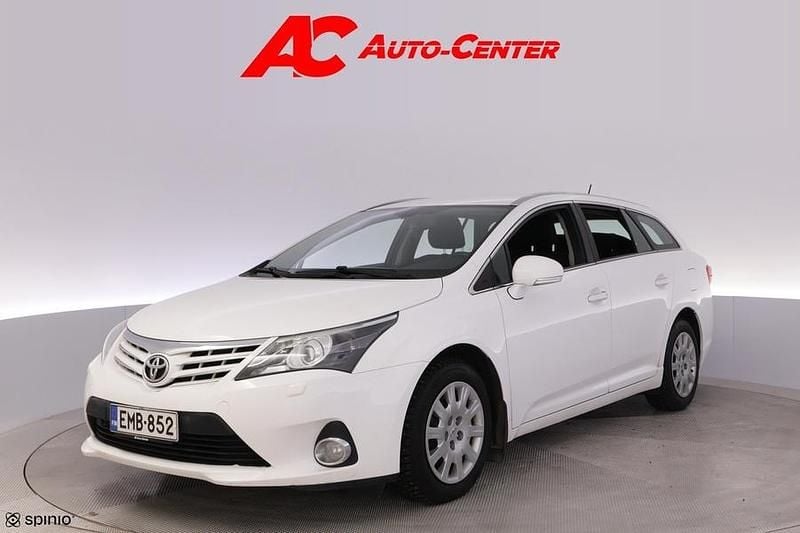 Käytetty Toyota Avensis Sol 132 HP (97 kW) 2012 Valkoinen Farmari