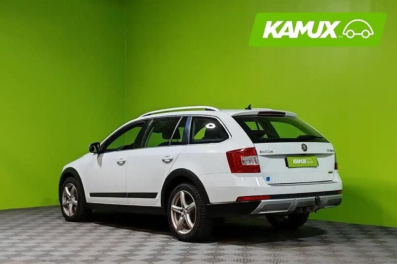 Käytetty Skoda Octavia 184 HP (135 kW) 2016 Valkoinen Farmari