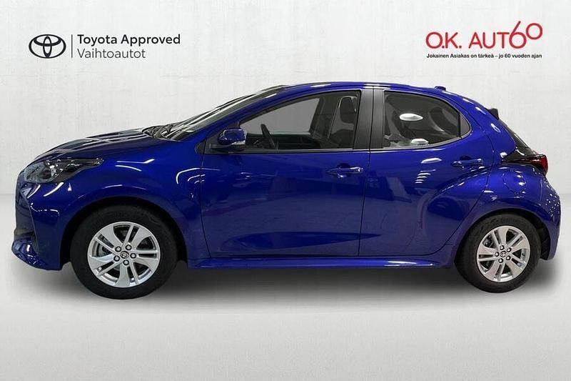 Käytetty Toyota Yaris Hybrid 116 HP (85 kW) 2024 Sininen Viistoperä