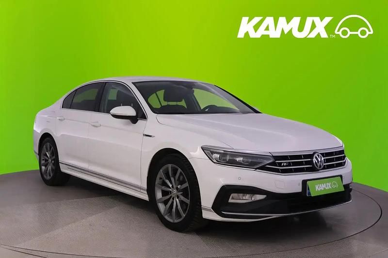 Valkoinen Käytetty 2020 VW Passat R-line Sedan | 18 760 € (Perustarjous) - Kuva 1/4