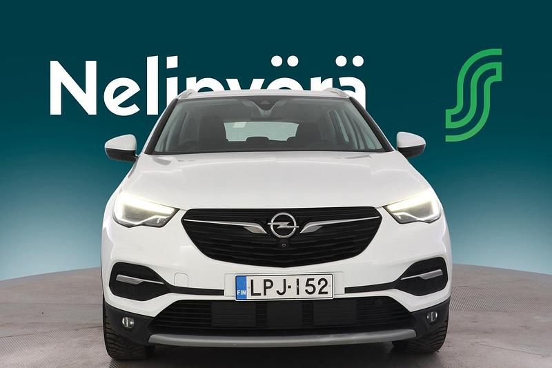 Käytetty Opel Grandland X Executive 131 HP (96 kW) 2020 Musta Katumaasturi