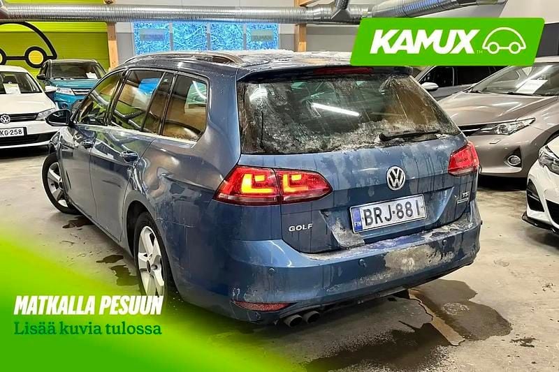 Käytetty VW Golf VII Highline 122 HP (89 kW) 2013 Sininen Farmari