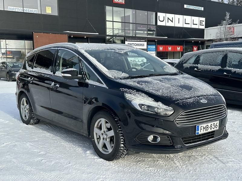 Käytetty Ford S-MAX Business Edition 150 HP (110 kW) 2016 Tila-auto