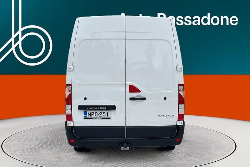 Käytetty Renault Master 150 HP (110 kW) 2024 Van