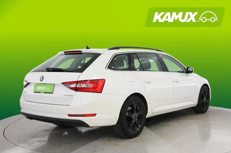 Käytetty Skoda Superb Ambition 125 HP (91 kW) 2016 Valkoinen Farmari