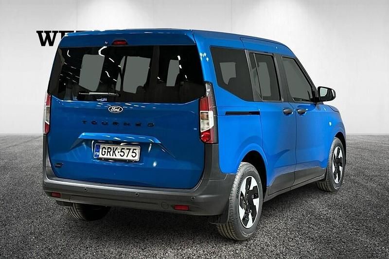Uusi Ford Tourneo Courier Trend 100 kW (136 HP) 2025 Tila-auto