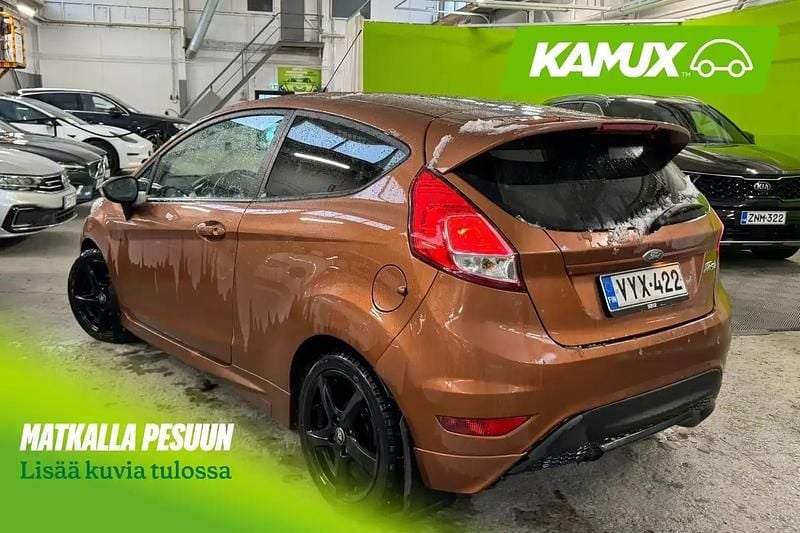 Käytetty Ford Fiesta 95 HP (69 kW) 2017 Van