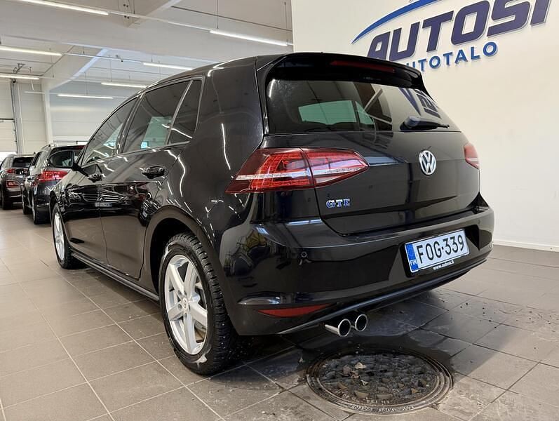 Käytetty VW Golf VII GTE 204 HP (150 kW) 2015 Musta Viistoperä