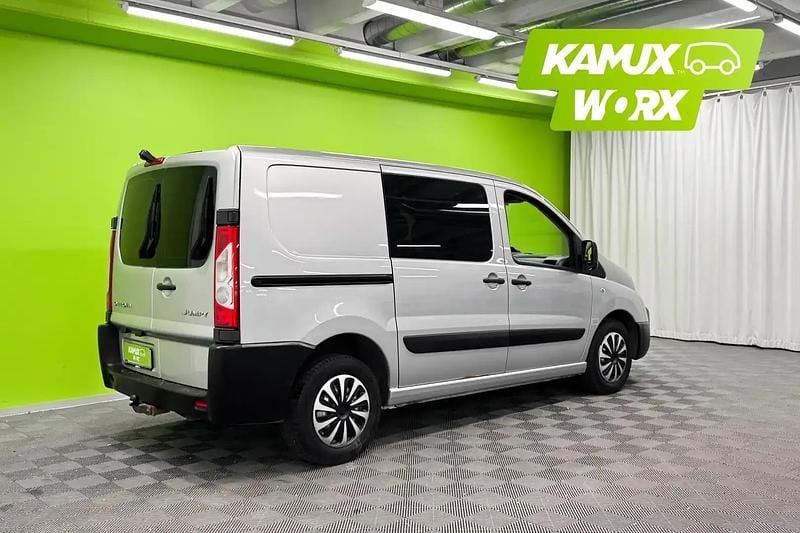 Käytetty Citroën Jumpy 90 HP (66 kW) 2011 Hopea / harmaa Tila-auto