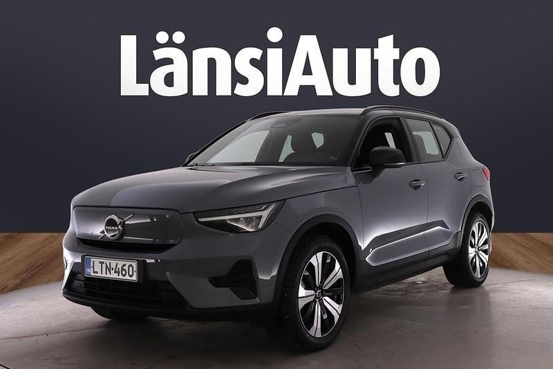 Harmaa Käytetty 2023 Volvo XC40 Katumaasturi | 31 880 € (Perustarjous) - Kuva 1/2