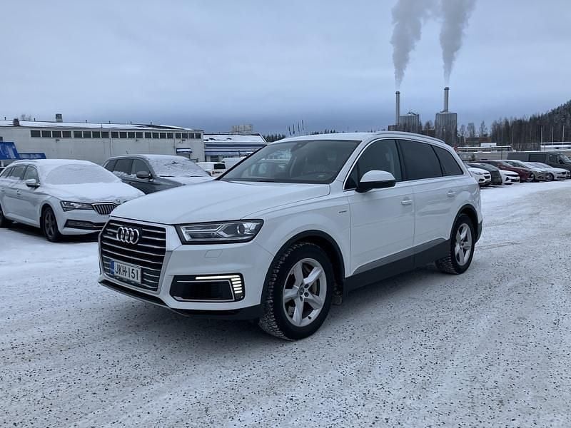 Käytetty Audi Q7 Business 258 HP (189 kW) 2017 Katumaasturi