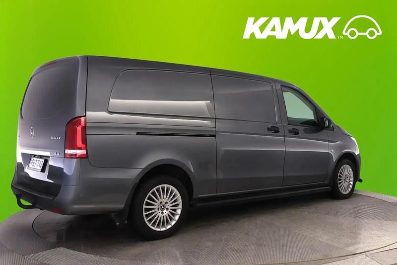 Käytetty Mercedes Vito 190 HP (139 kW) 2022 Hopea / harmaa Van