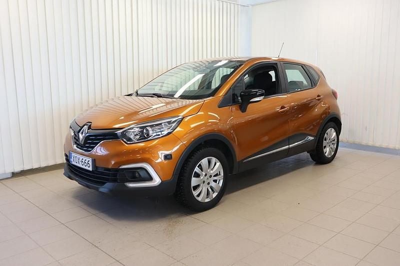 Käytetty Renault Captur Zen 90 HP (66 kW) 2018 Oranssi Katumaasturi