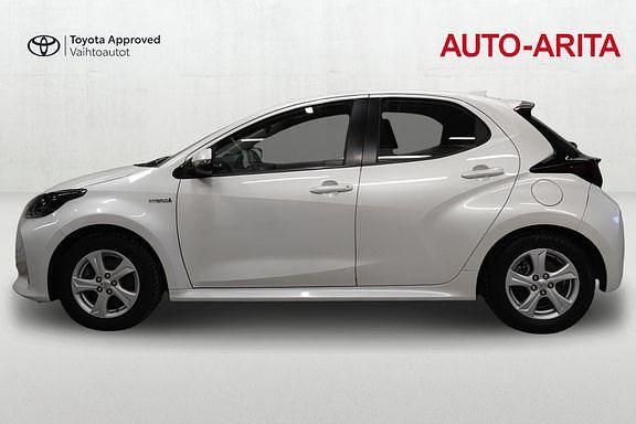 Käytetty Toyota Yaris Active 114 HP (83 kW) 2020 Valkoinen Viistoperä