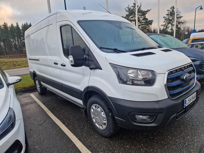 Valkoinen Käytetty 2024 Ford E-Transit Trend Van | 48 900 € (Perustarjous) - Kuva 1/3