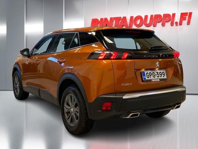 Käytetty Peugeot 2008 Active 131 HP (96 kW) 2022 Katumaasturi