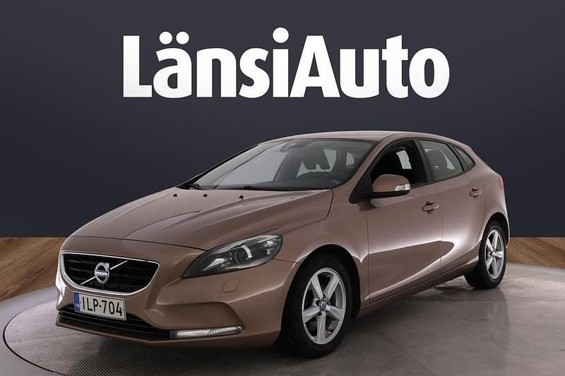 Käytetty Volvo V40 Business Edition 114 HP (83 kW) 2014 Viistoperä