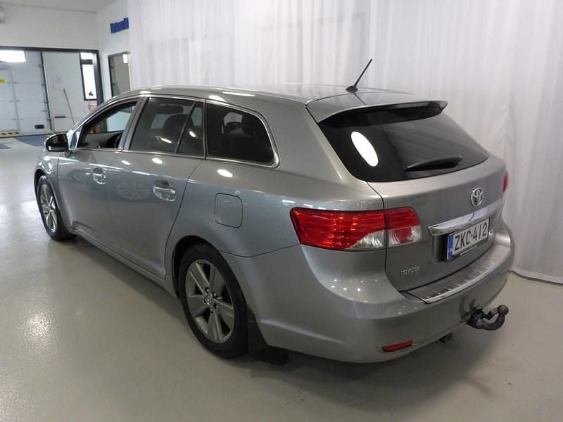 Käytetty Toyota Avensis Multidrive S 147 HP (108 kW) 2014 Harmaa Farmari