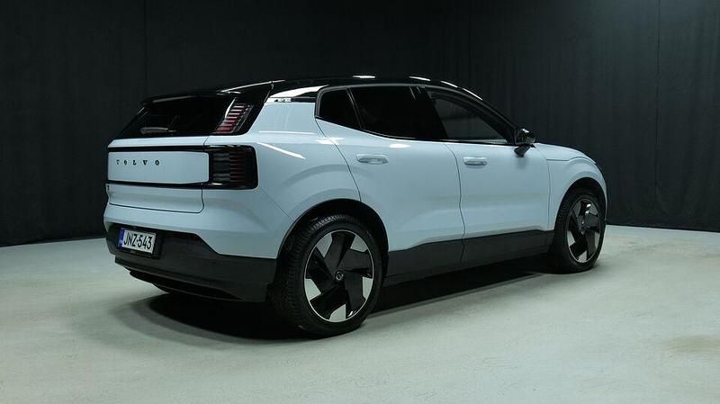 Käytetty Volvo EX30 Plus 200 kW (272 HP) 2025 Sininen Katumaasturi