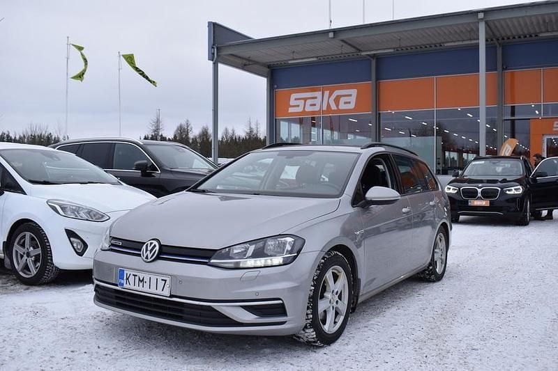 Käytetty VW Golf VII Comfortline 131 HP (96 kW) 2019 Farmari