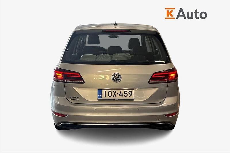 Käytetty VW Golf Sportsvan 150 HP (110 kW) 2020 Tila-auto