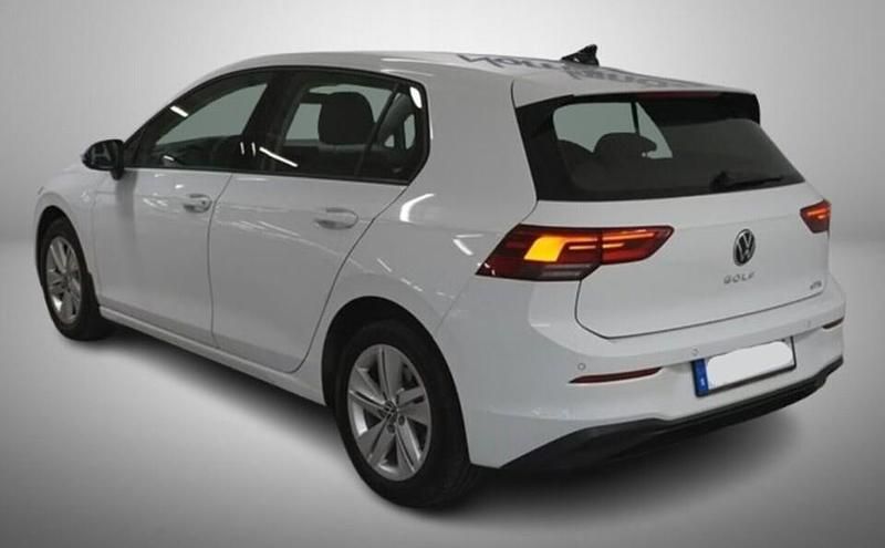 Käytetty VW Golf VIII 150 HP (110 kW) 2024 Valkoinen Viistoperä