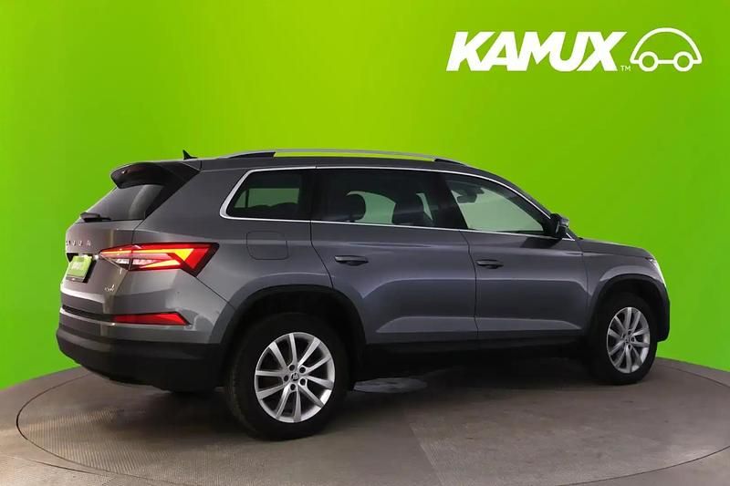 Käytetty Skoda Kodiaq Ambition 150 HP (110 kW) 2022 Hopea / harmaa Katumaasturi