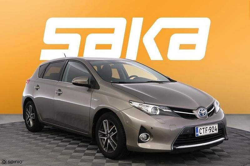 Käytetty 2015 Toyota Auris Hybrid Active Viistoperä | 16 890 € (Perustarjous) - Kuva 1/3