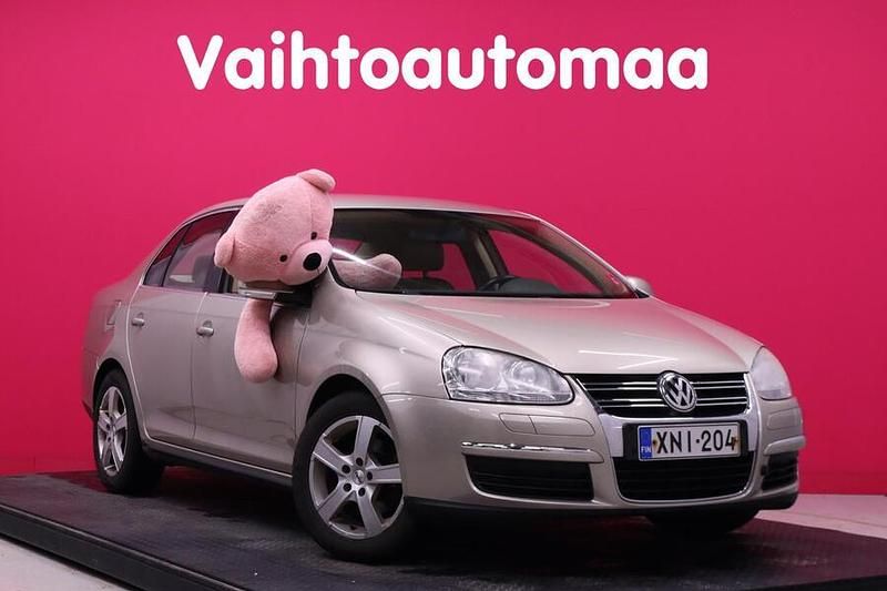 Käytetty 2006 VW Jetta Sedan | 4 900 € - Kuva 1/2