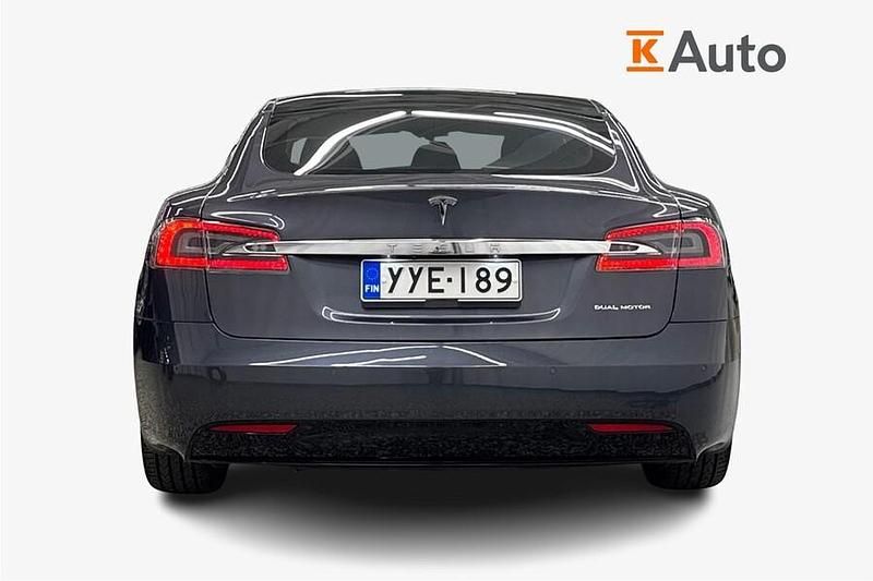 Käytetty Tesla Model S 409 kW (557 HP) 2021 Musta Viistoperä