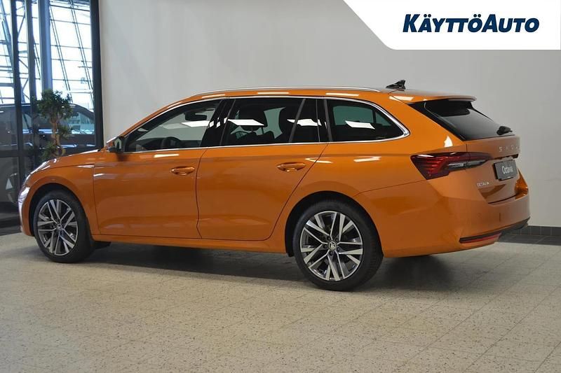 Uusi Skoda Octavia Style 150 HP (110 kW) 2025 Phoenix orange Farmari